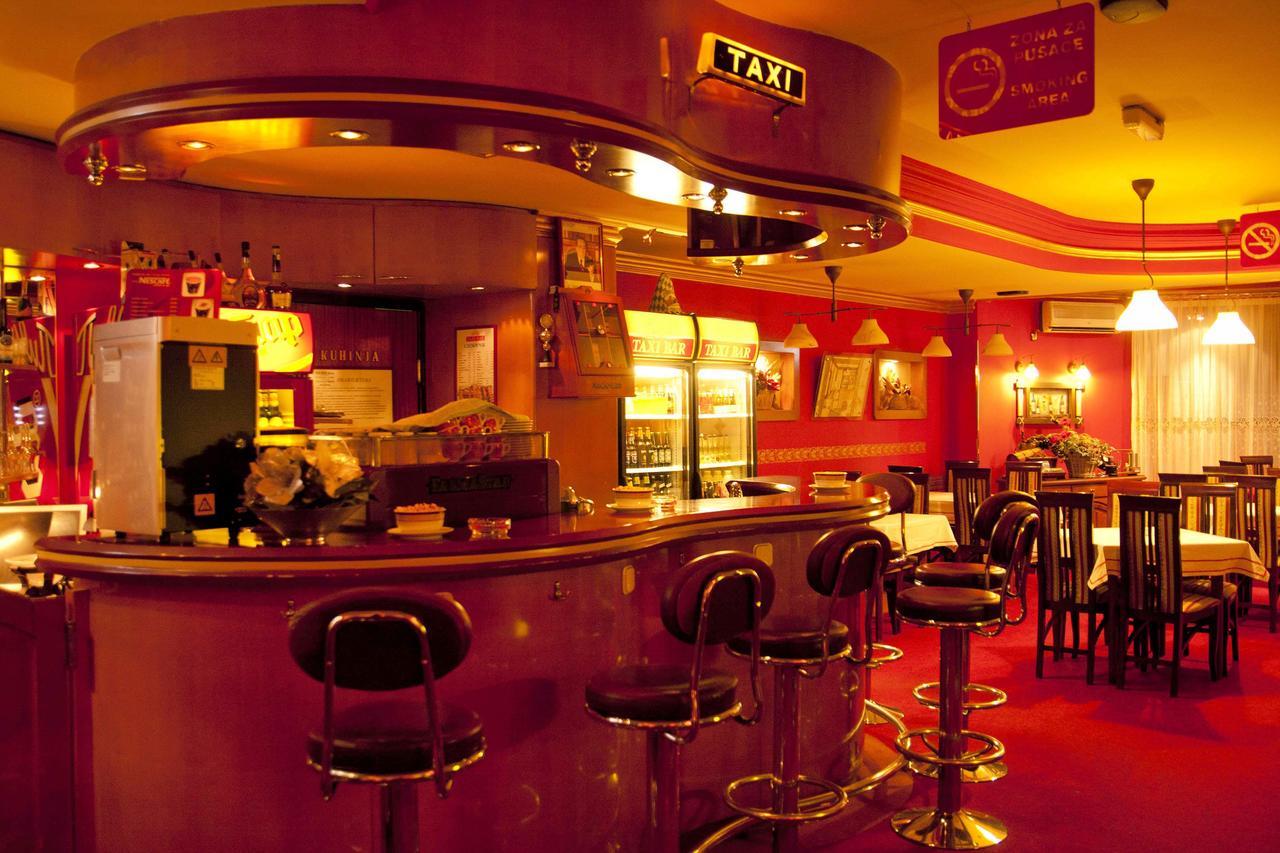 Taxi Bar Motel Bosanska Gradiska Exteriör bild
