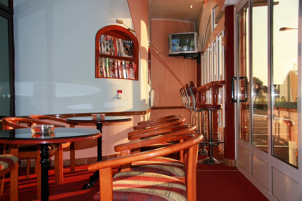 Taxi Bar Motel Bosanska Gradiska Exteriör bild